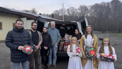 geschenkuebergabe-beim-neuburger-tierheim