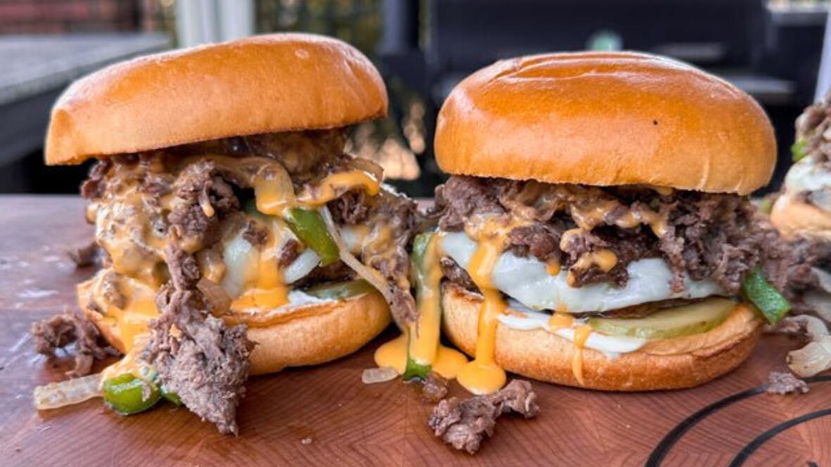 philly-cheesesteak-burger-756941