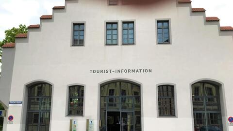 Neuburger Tourist-Information von außen