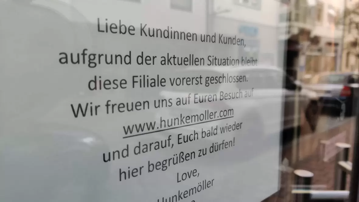 hunkemoeller-neuburg-plakat-mit-corona-infos