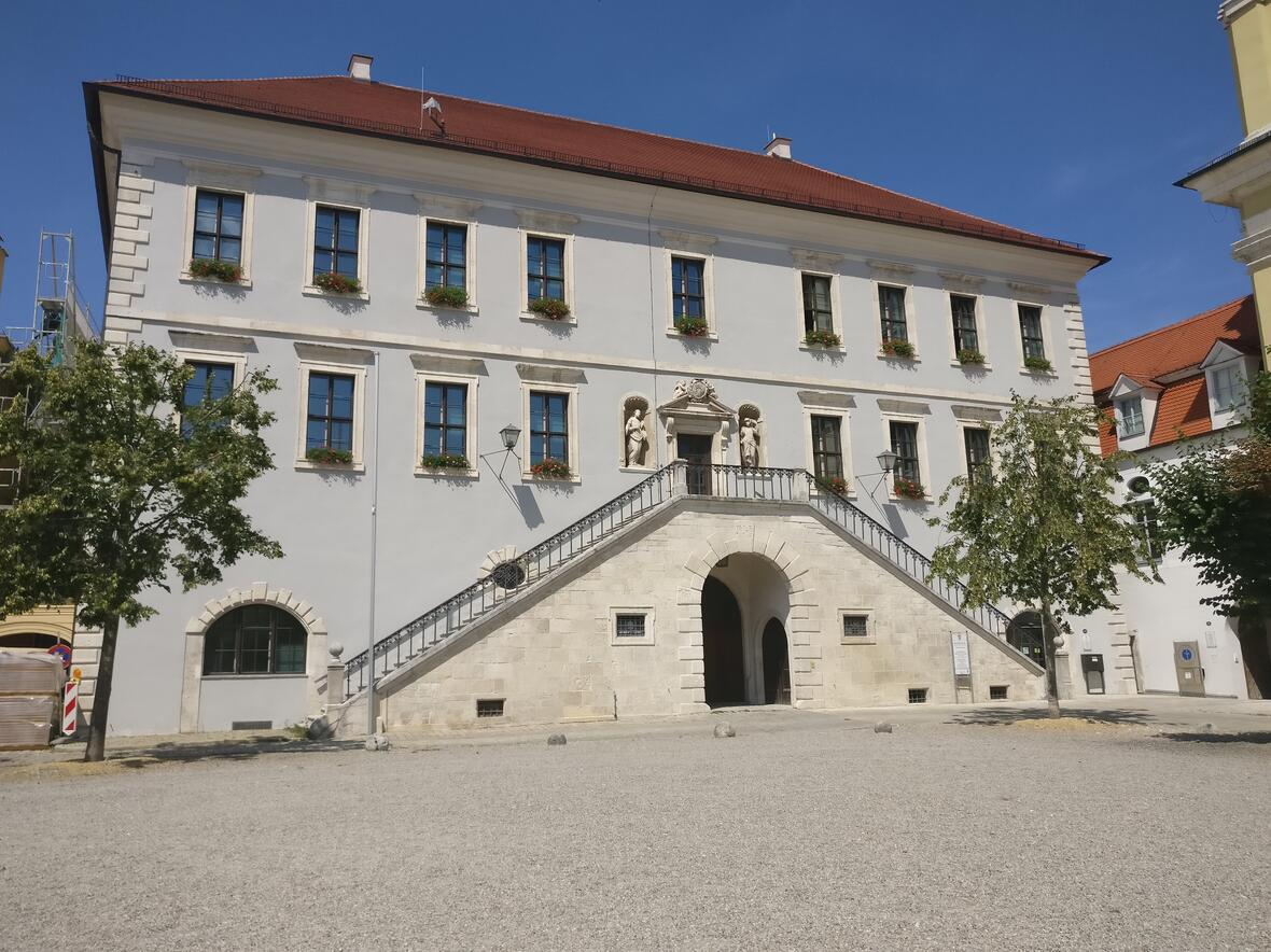 personalausweis-beantragen-im-rathaus-neuburg