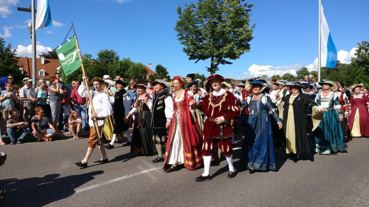 2017-06-30-171848-edelmaenner-mit-edelfrauen
