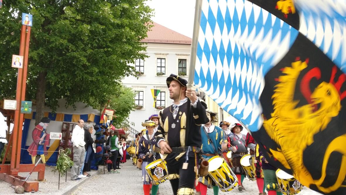 2017-07-02-195510-fahne-nach-bayerischer-art