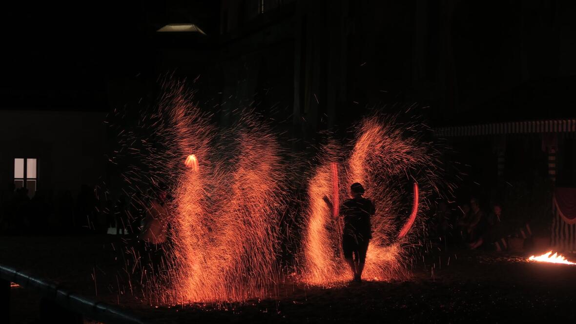 3570-feuer-silhouette
