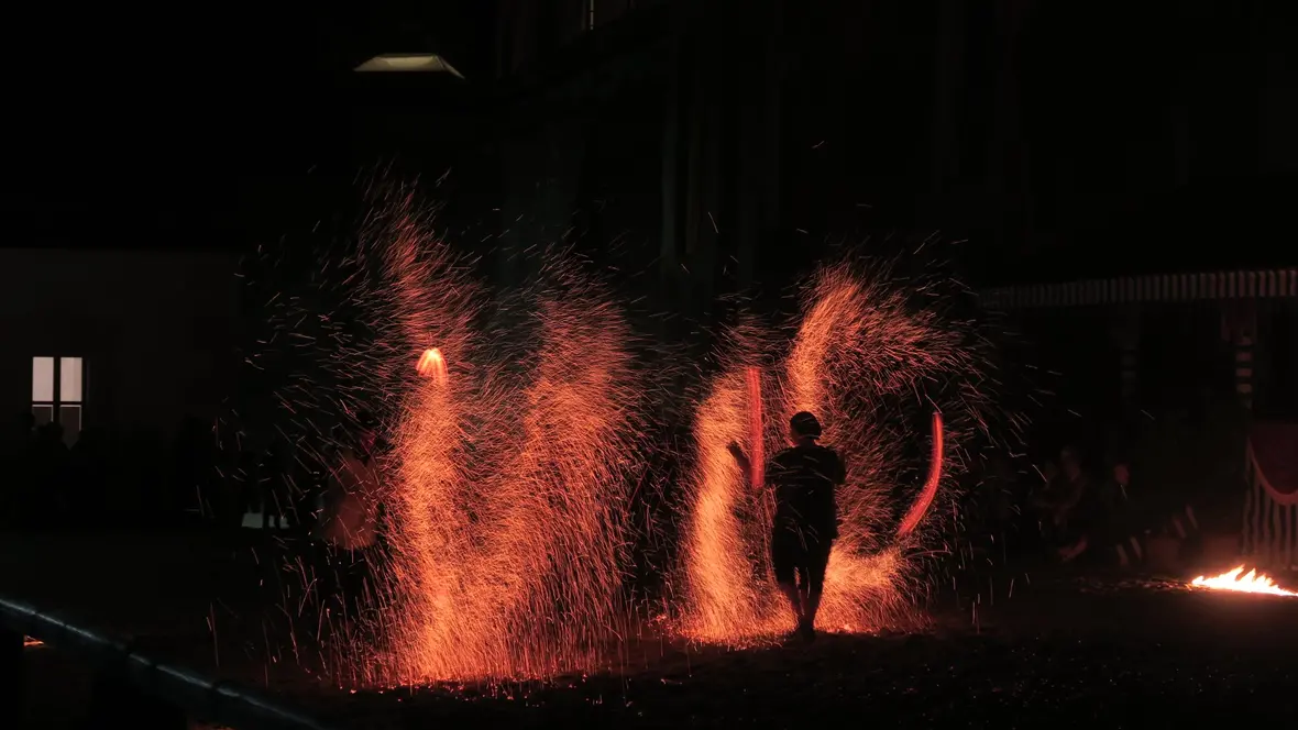 3570-feuer-silhouette