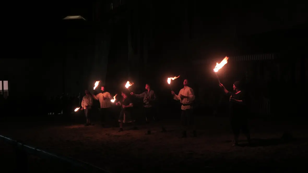 3594-konzentration-zur-dem-lezten-feuerball