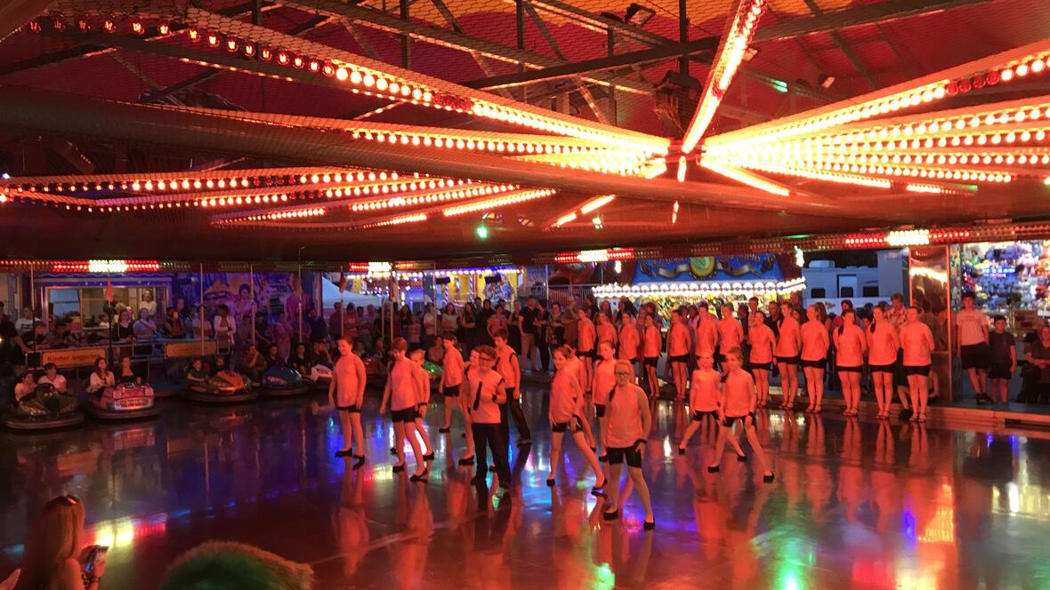 2017-07-29-2979-burgfunken-neuburg-im-autoscooter-auf-dem-volksfest