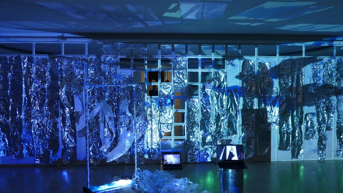 2017-10-14-1020309-ausstellung-zwischen-hier-und-dann-im-stadttheater
