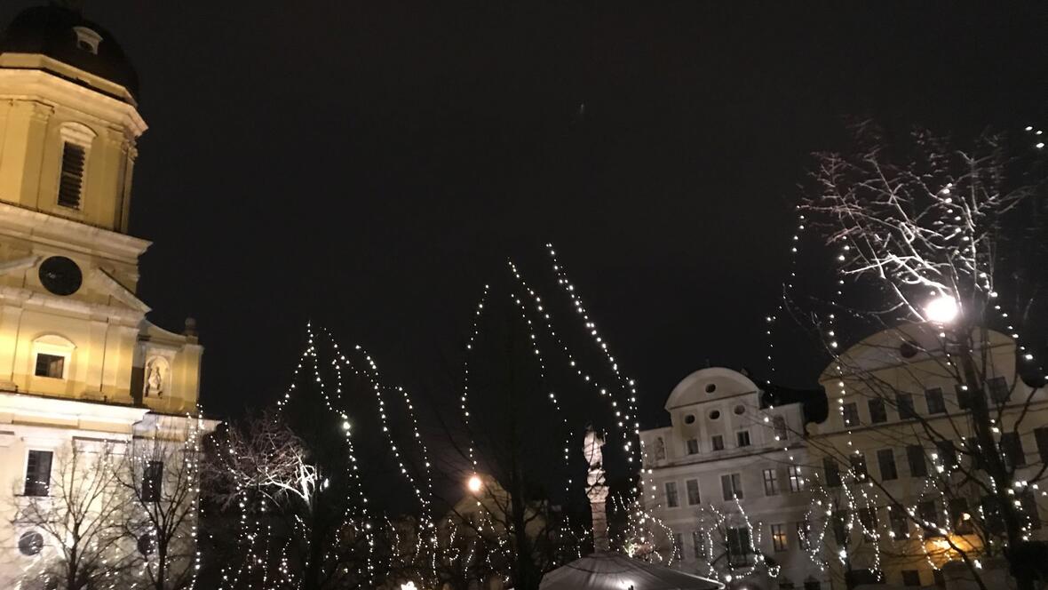 2017-11-30-4674-auch-in-der-neuburger-altstadt-wird-es-weihnachtlich