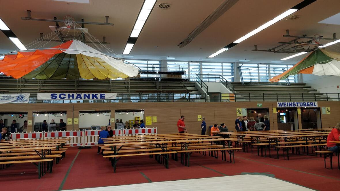 2018-01-27-141601-noch-ist-die-ostendturnhalle-leer