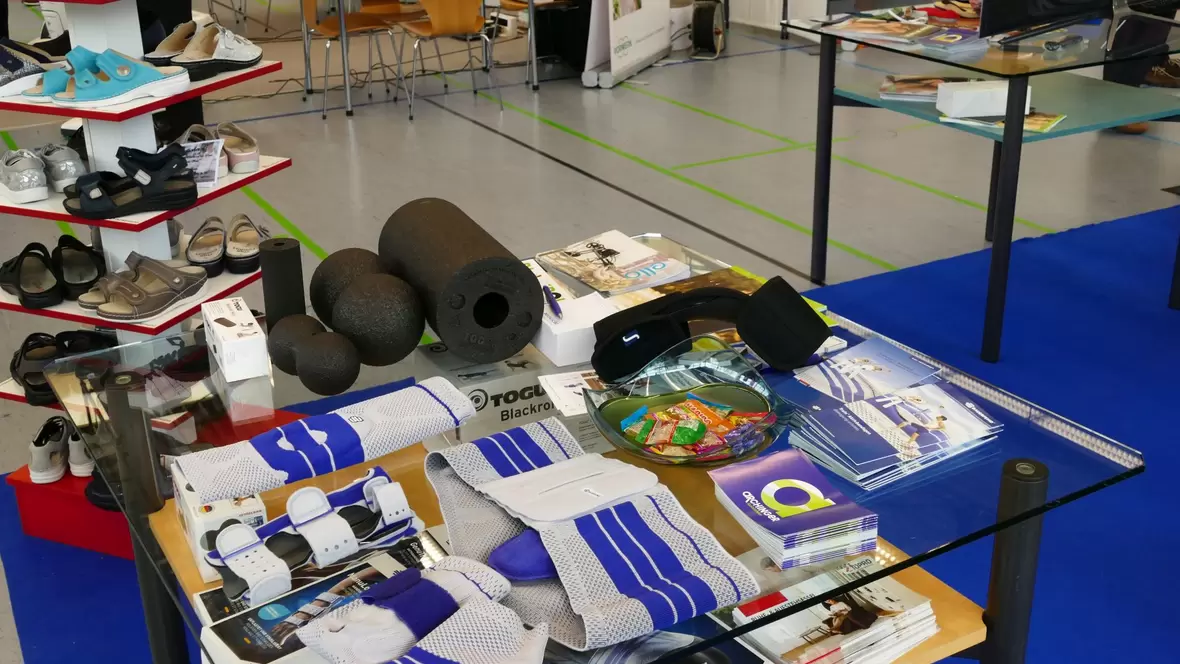 2018-03-10-p1040472-gelenkstabilisatoren-am-stand-des-sanitaetshauses-archinger