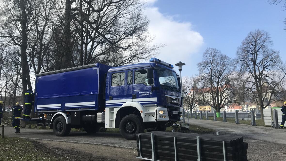 2018-04-12-6178-das-thw-beim-beladen-und-entladen