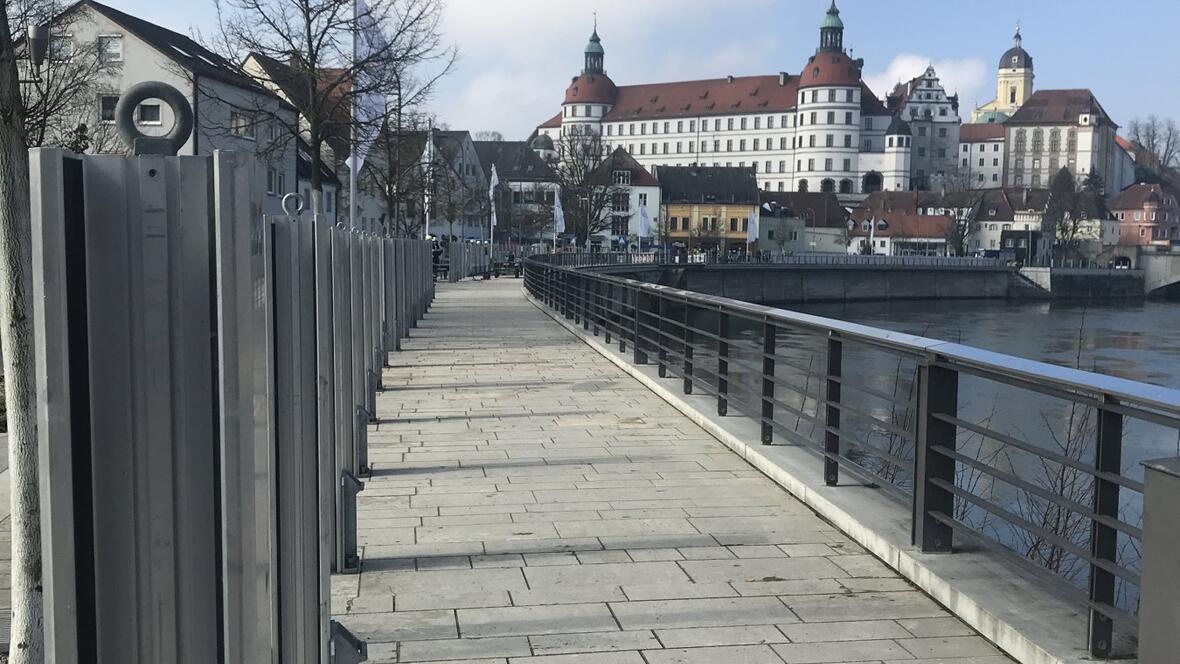 2018-04-12-6186-das-neuburger-schloss-im-hintergrund