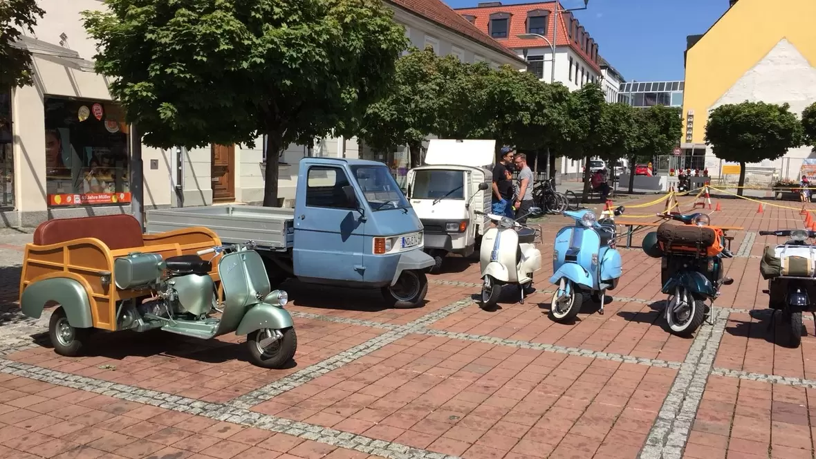 besondere-vespa-raritaeten-mit-breiter-rueckbank
