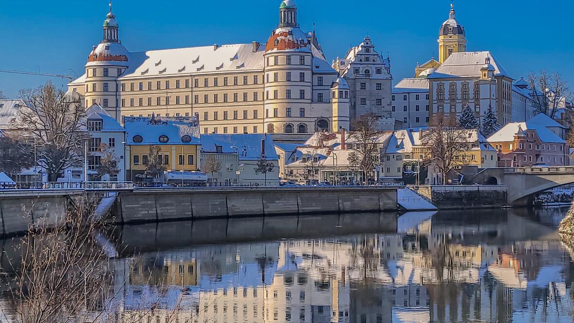 230109-leserfoto-aktion-neuburg-com-schloss-im-schnee