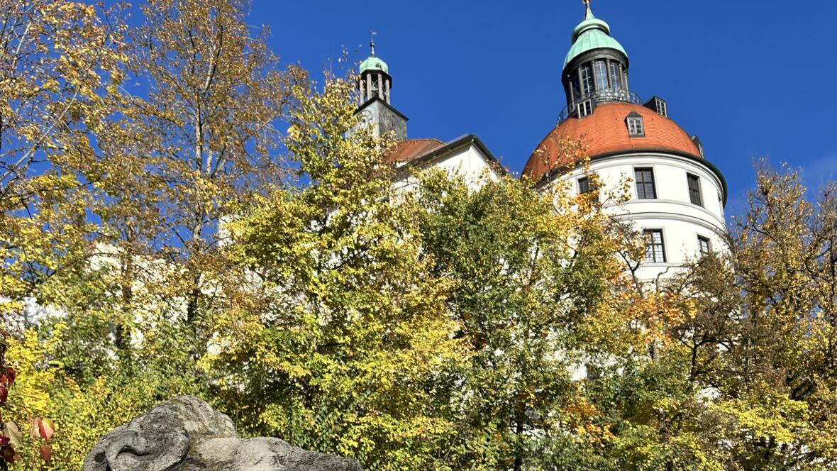 Der Löwe und das Schloss