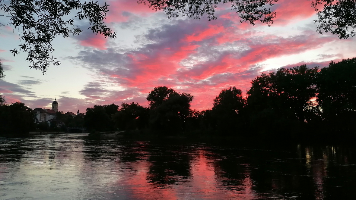 210629-leserfoto-aktion-neuburg-com-donau-mit-sonnenuntergang