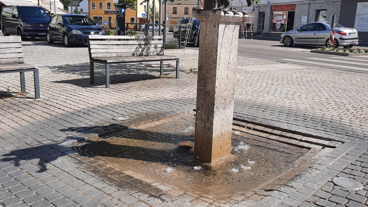 220618-leserfoto-aktion-neuburg-com-brunnen-am-oswaldplatz