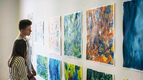 2022_sommerakademie_bildende_kunst_ausstellung_paar_hoch_hr_79-c-dietmar_denger