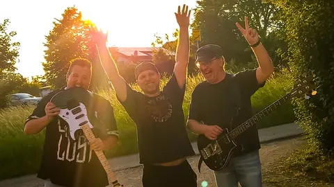 2025-08-03_13-42-10-bandfoto