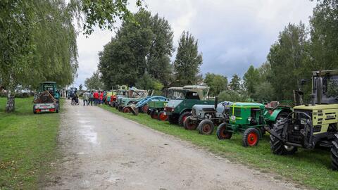 2026-09-08_12-33-32-01_schlepper-parade_der_oldtimer-freunde-koenigsmoos