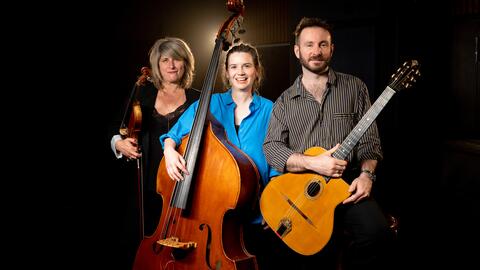 2026-09-11_11-19-46-trio_aurore__www-christophbombart-photography-com4