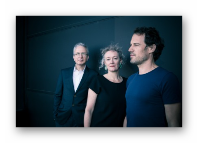 christopher-dell-julia-huelsmann-nils-wogram-foto-von-peter-hundert