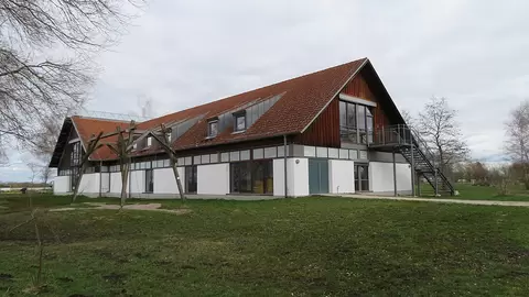 Xocolatl (https://commons.wikimedia.org/wiki/File:AIMG_2712_Haus_im_Moos_außen.jpg), „AIMG 2712 Haus im Moos außen“, https://creativecommons.org/licenses/by-sa/4.0/legalcode 
