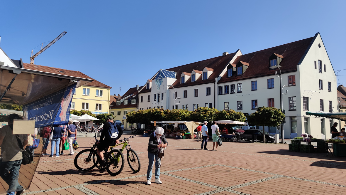 schrannenplatz-wochenmarkt-neuburg