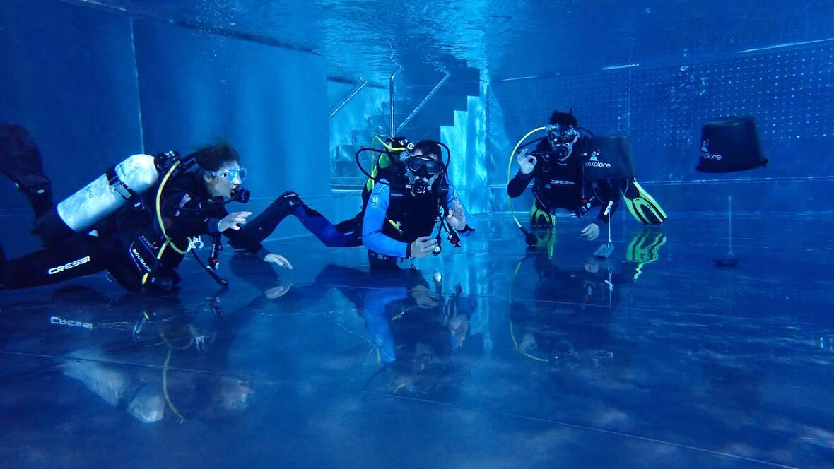 Der AquaXplore Tauchkurs im Brandlbad in Neuburg bietet Anfängern die perfekte Einführung ins Tauchen.