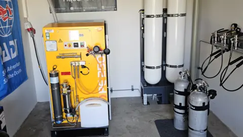 hochleistungs-atemluft-fuellanlage-aquaxplore_1