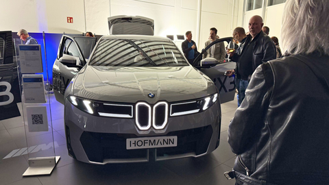 Vorpremiere des neuen BMW iX3 bei Hofmann Automobile in Ingolstadt.  