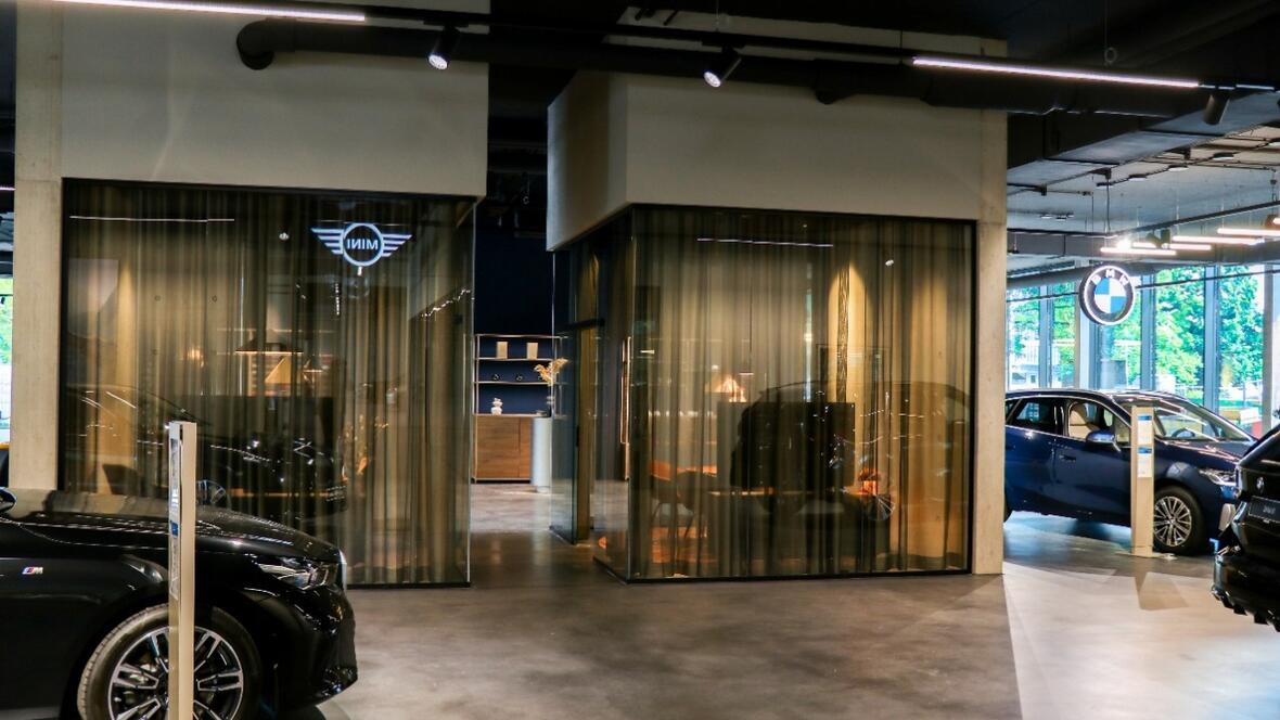 BMW und MINI Showroom im Neubau