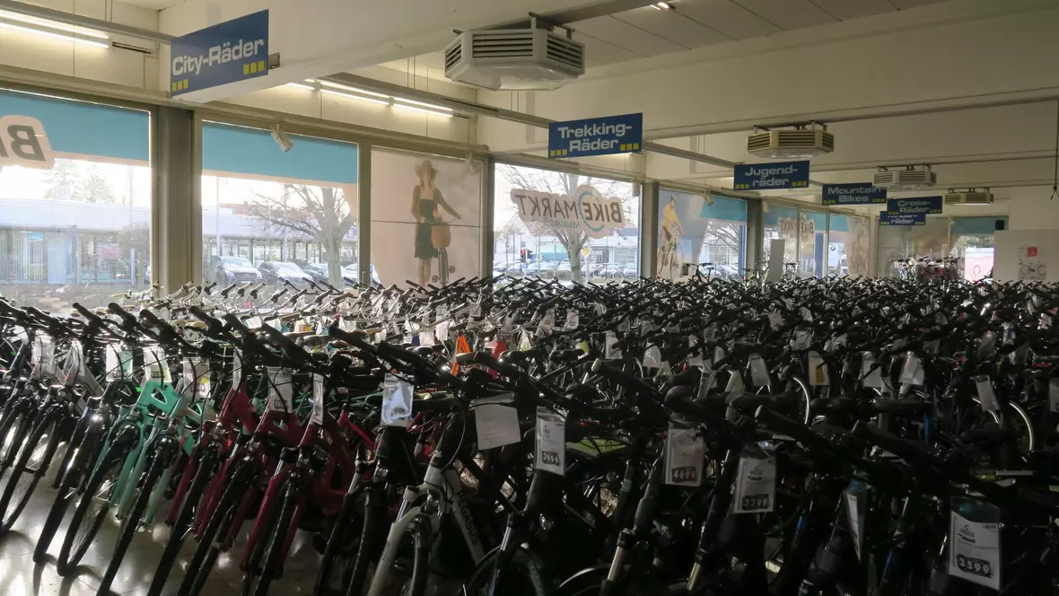 bike-markt-gmbh-neuburg-riesige-auswahl-an-fahrraedern-in-verschiedenen-ausfuehrungen