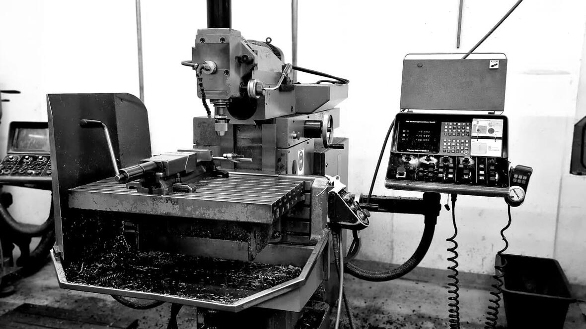 CNC Universal Fräsmaschinen DMG - FP 4A