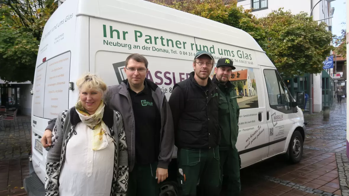 das-team-fuer-glasarbeiten-bei-ihnen-zu-hause