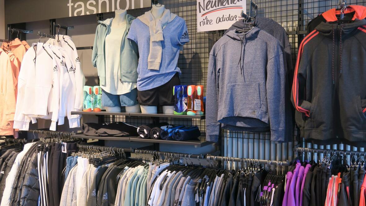 intersport-sepp-duenstl-neuburg-sportkleidung-marken-sportkleidung-adidas-nike