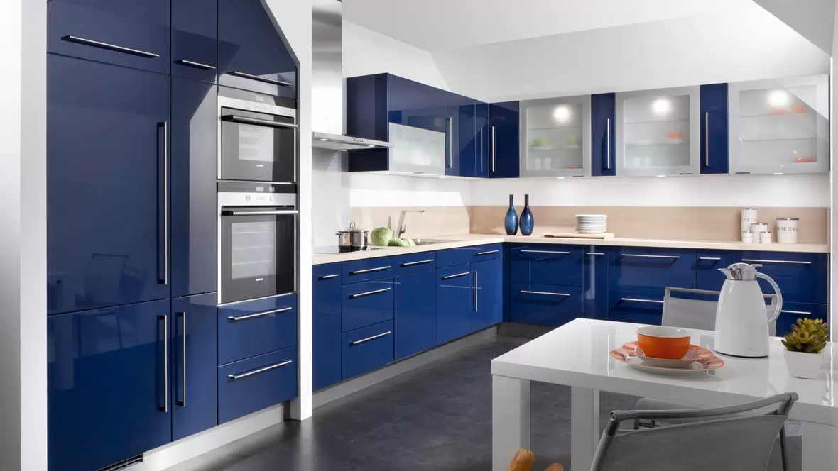 kempfle-kuechen-530-blau-lack-hochglanz