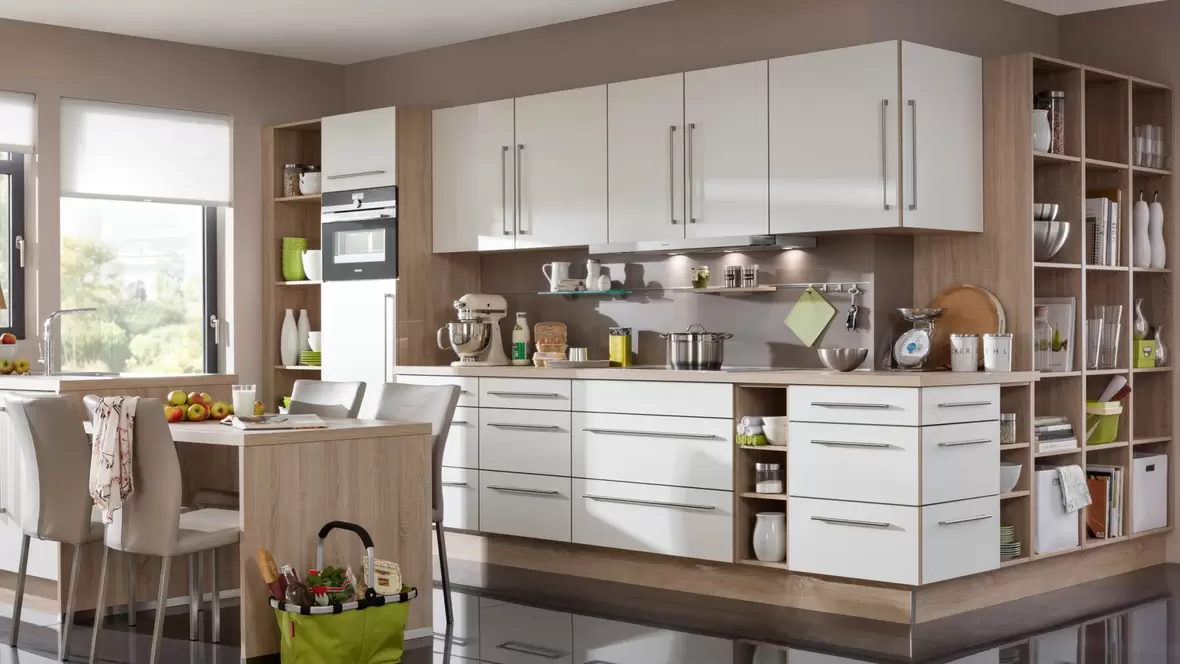 kempfle-kuechen-um-die-ecke-mit-separater-arbeitsflaeche