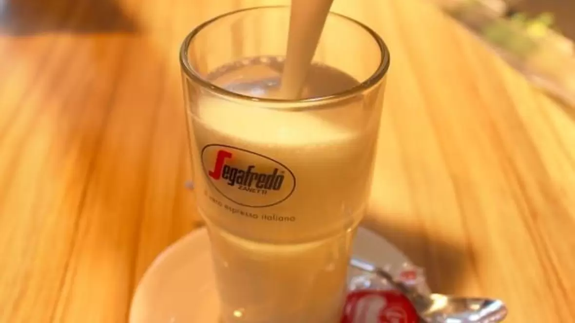 cafe-und-kino-in-einem-gebaeude