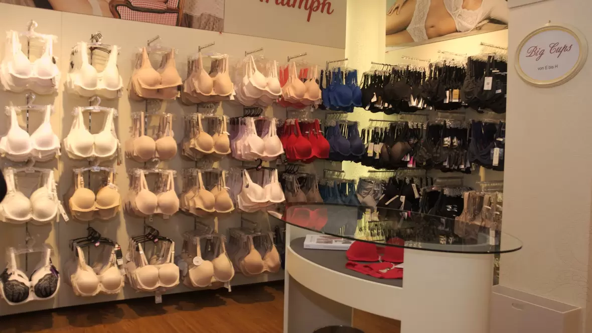 modehaus-bullinger-neuburg-waescheabteilung