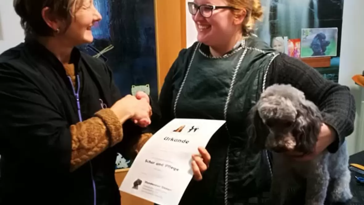 Bestandene Ausbildung zum Hundefriseur bei Hundesalon Siebert