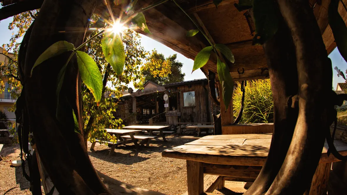 sporthotel-neuburg-biergarten