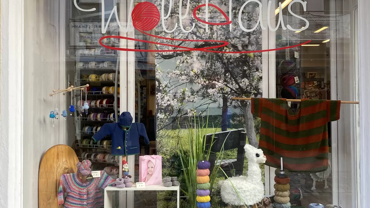 linkes-schaufenster-wollhaus-neuburg