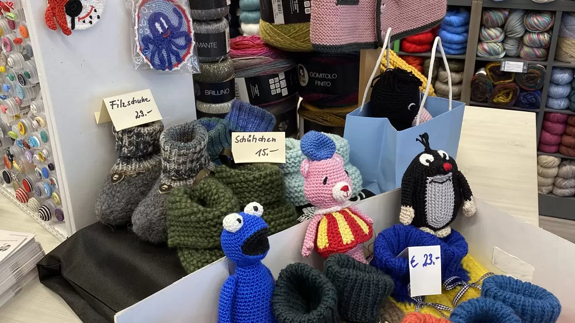 filz-und-strickschuhe-wollhaus-neuburg